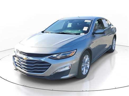 Used 2024 Chevrolet Malibu LT image 3