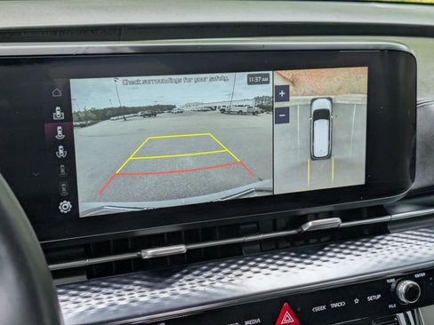 Used 2023 Kia Carnival SX Prestige FWD image 22
