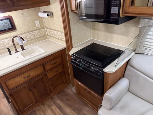 Used 2007 Ford E-450 and Econoline 450 image 52