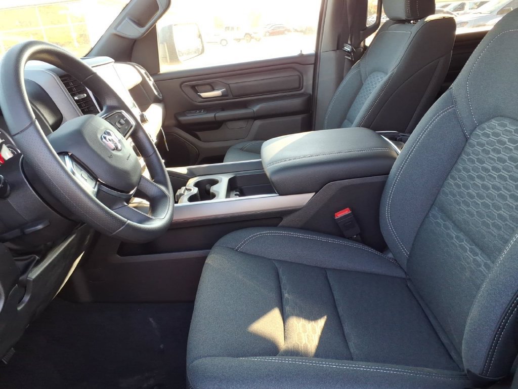 New 2027 RAM 1500 Express AWD/4WD image 9
