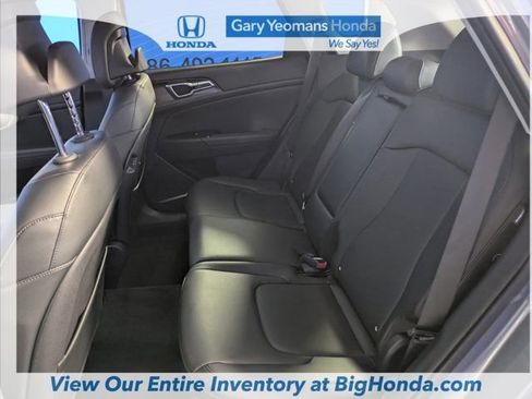 Used 2025 Kia Sportage EX w/ Premium Package image 18