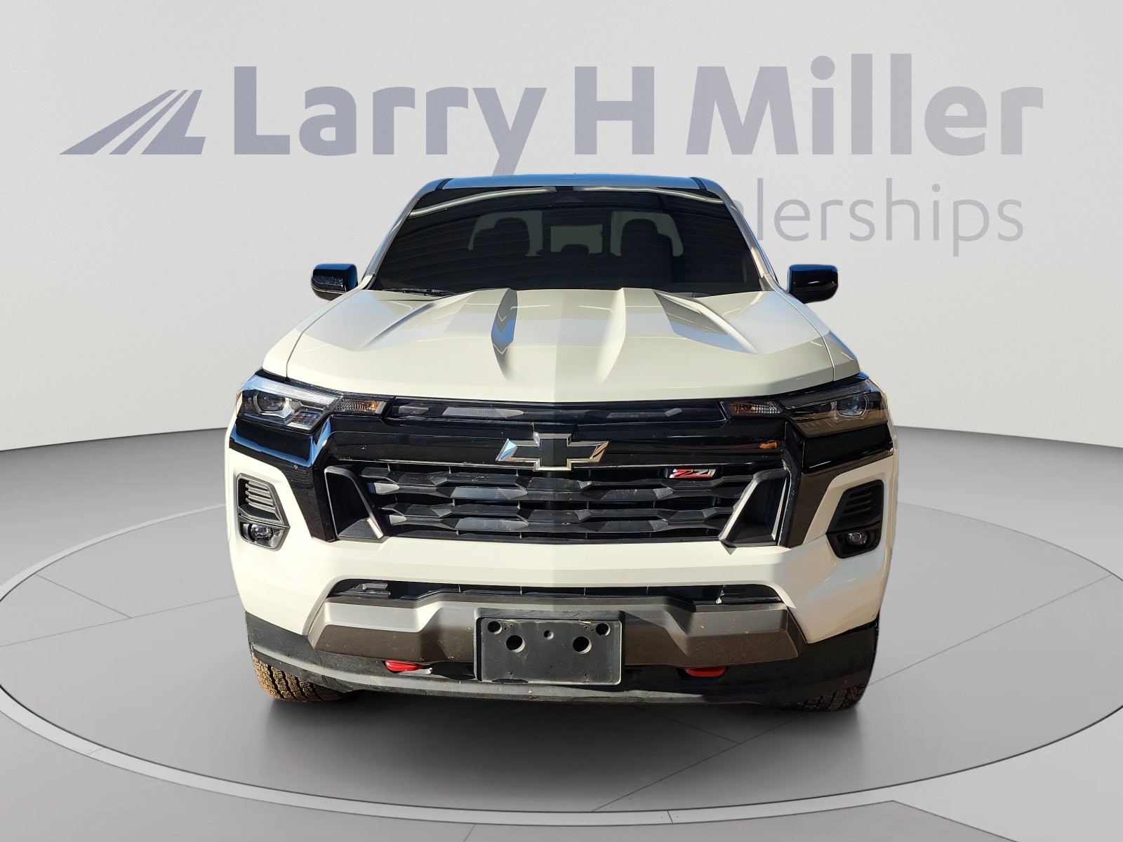 Used 2024 Chevrolet Colorado Z71 w/ Z71 Convenience Package 2 AWD/4WD image 8