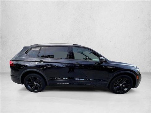 Used 2023 Volkswagen Tiguan SE R-Line FWD image 5