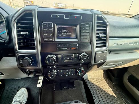 Used 2017 Ford F350 XLT w/ Camper Package AWD/4WD image 12