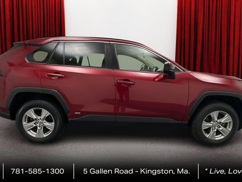 Certified 2022 Toyota RAV4 LE AWD/4WD image 4