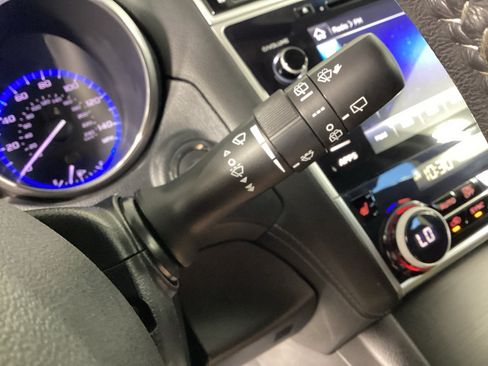 Used 2018 Subaru Outback 2.5i Limited AWD/4WD image 22