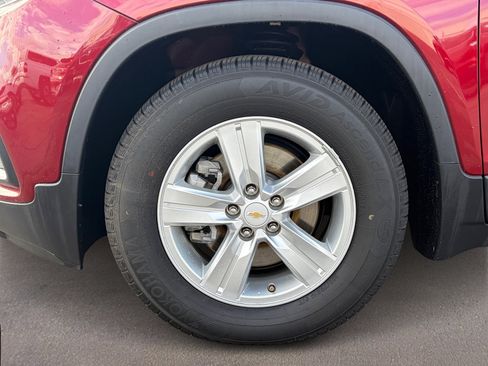 Used 2021 Chevrolet Trax LS w/ Tint and Cruise Package image 8