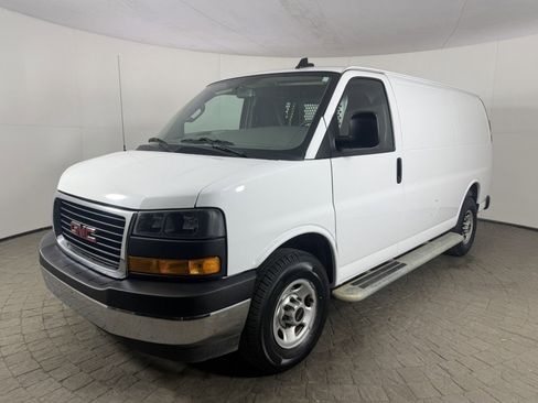 Used 2024 GMC Savana 2500 w/ Driver Convenience Package image 3