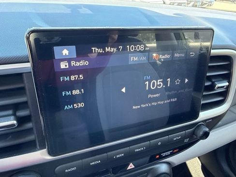 Used 2023 Hyundai Venue SEL FWD image 6