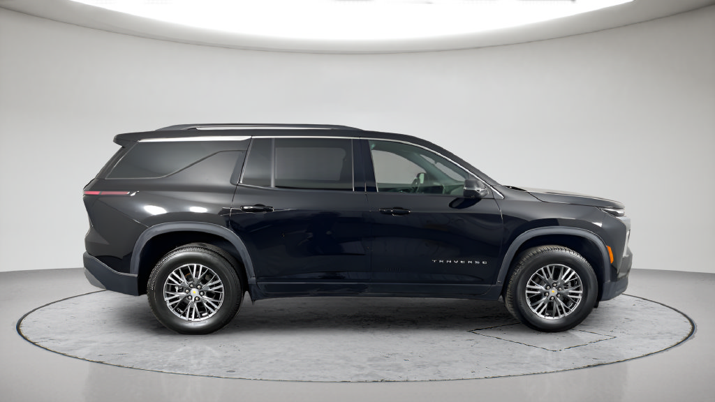 Used 2024 Chevrolet Traverse LT AWD/4WD image 4