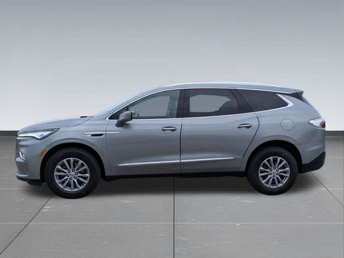Used 2024 Buick Enclave Essence AWD/4WD image 3