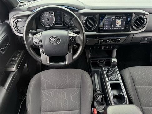 Used 2019 Toyota Tacoma TRD Sport w/ Technology Package image 12