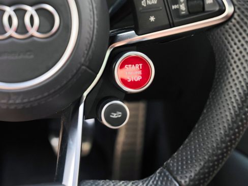 Used 2022 Audi R8 V10 w/ Premium Package RWD image 74