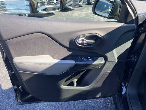 Used 2014 Jeep Cherokee Latitude image 27