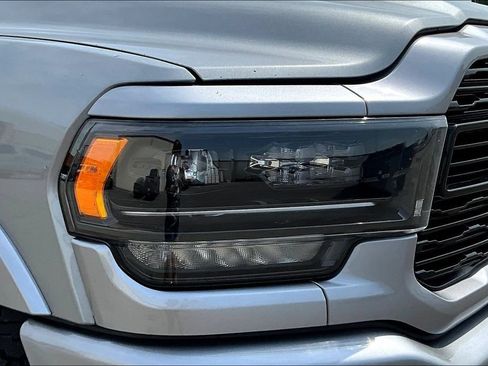 Used 2024 RAM 3500 Limited AWD/4WD image 32
