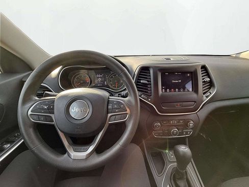 Used 2020 Jeep Cherokee Latitude FWD image 16