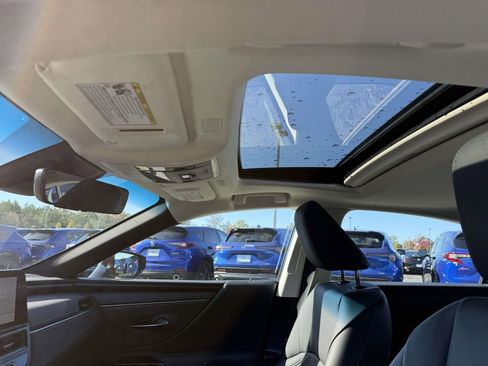 Used 2023 Lexus ES 350 Premium image 20