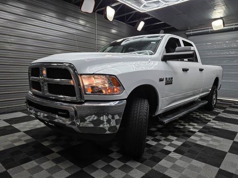 Used 2018 RAM 2500 Tradesman w/ Chrome Appearance Group AWD/4WD image 41