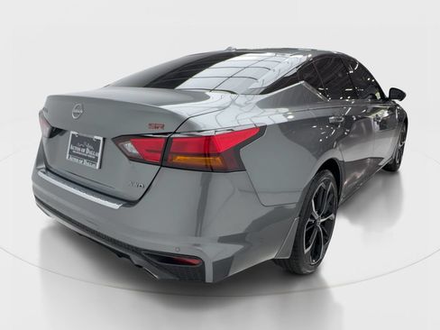 Used 2023 Nissan Altima 2.5 SR w/ SR Premium Package AWD/4WD image 7