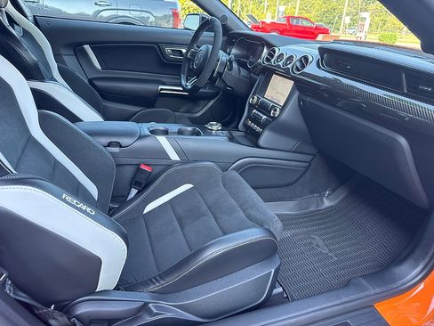 Used 2021 Ford Mustang Shelby GT500 w/ Carbon Fiber Track Pack RWD image 22
