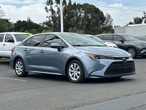 Used 2023 Toyota Corolla LE w/ Carpet Mat Package (TMS) FWD image 4