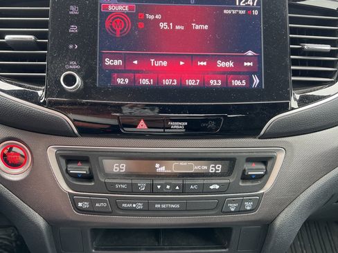 Used 2021 Honda Ridgeline Sport image 13