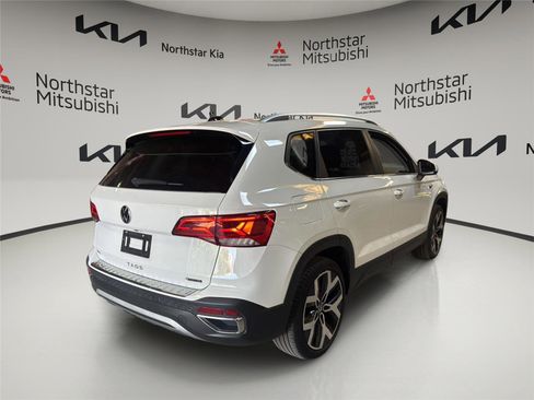 Used 2022 Volkswagen Taos SEL w/ Panoramic Sunroof Package AWD/4WD image 5