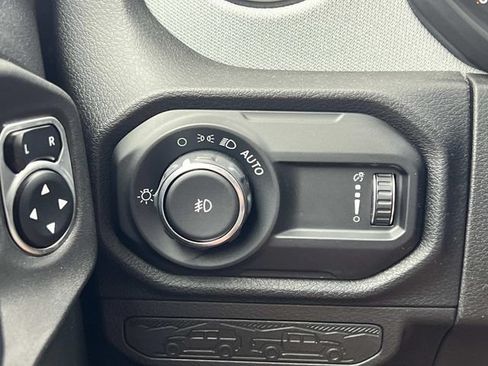 Used 2024 Jeep Wrangler Unlimited Sport AWD/4WD image 28