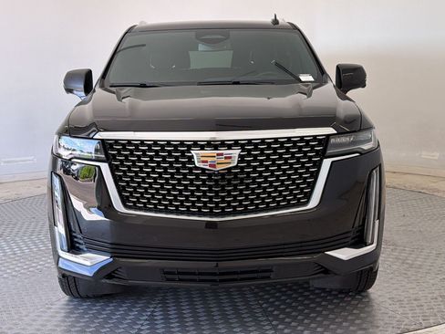 Used 2022 Cadillac Escalade Luxury AWD/4WD image 6