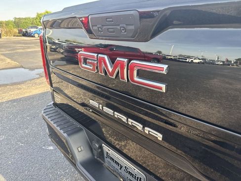Certified 2022 GMC Sierra 1500 AT4 w/ AT4 Premium Package image 38