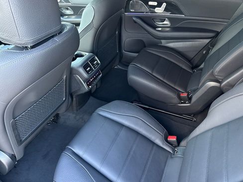 New 2025 Mercedes-Benz GLS 580 4MATIC image 4