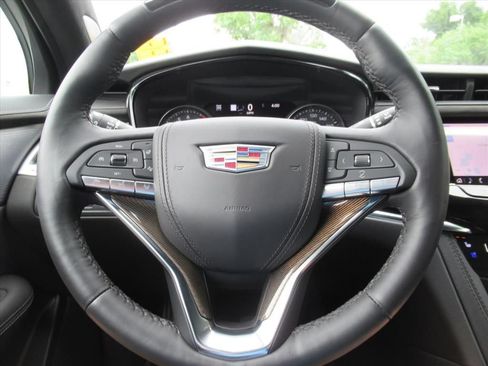 Certified 2025 Cadillac XT6 Premium Luxury w/ Platinum Package AWD/4WD image 23