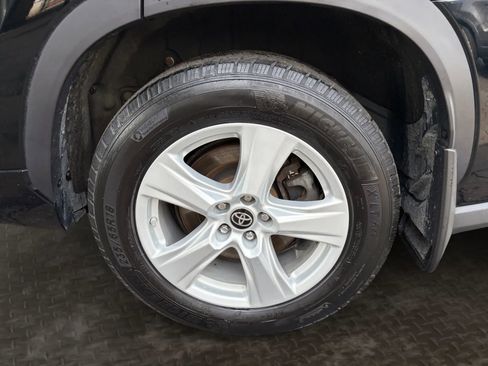 Used 2021 Toyota Highlander L AWD/4WD image 37