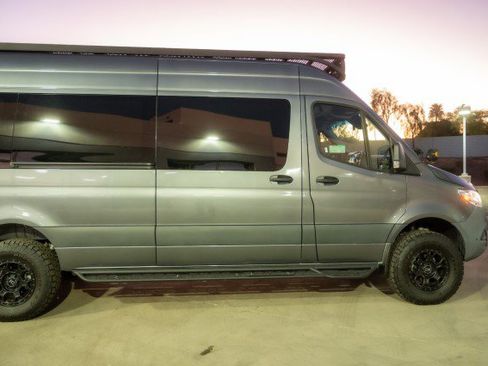 Used 2021 Mercedes-Benz Sprinter 2500 image 4