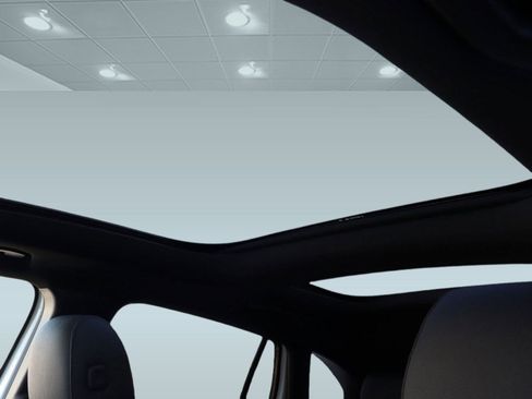 New 2025 Mercedes-Benz GLA 250 image 13