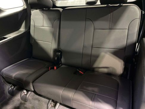 Used 2023 Chevrolet Traverse RS AWD/4WD image 13