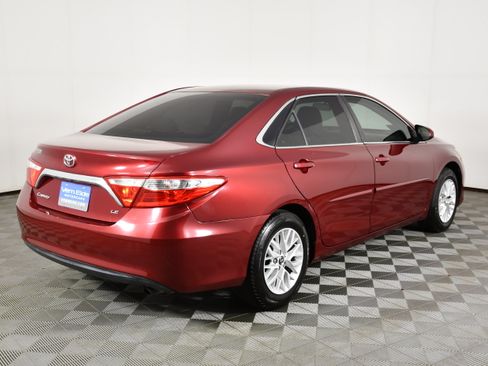 Used 2016 Toyota Camry LE FWD image 6