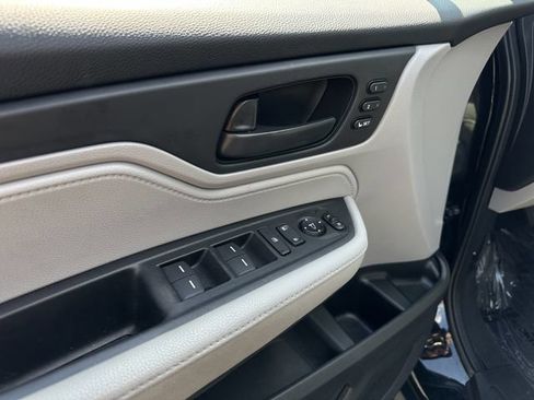 Used 2018 Honda Odyssey EX-L image 11