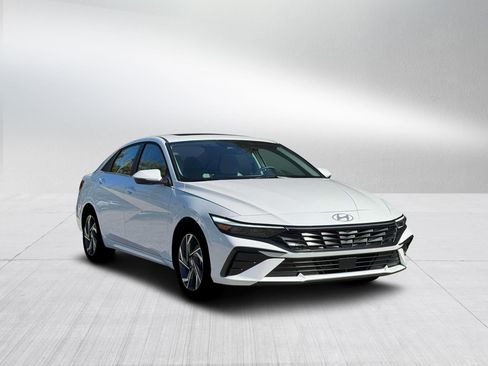 New 2026 Hyundai Elantra Limited image 11