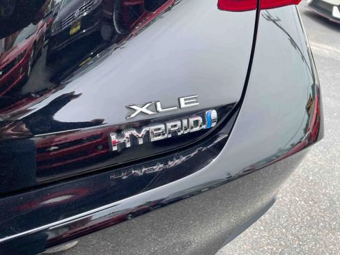 Used 2019 Toyota Avalon XLE image 11