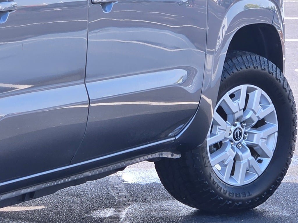 Used 2023 Nissan Frontier SV AWD/4WD image 13
