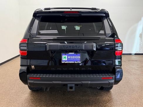 Used 2025 Toyota 4Runner SR5 AWD/4WD image 4