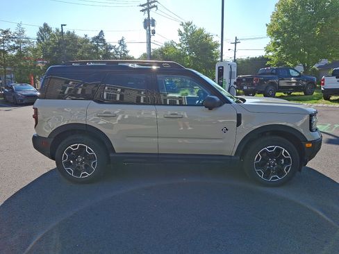 Certified 2025 Ford Bronco Sport Outer Banks w/ Outer Banks Tech Package+ AWD/4WD image 4