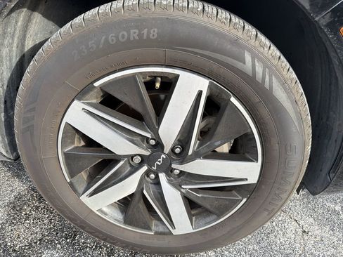 Used 2023 Kia Sorento S FWD image 3