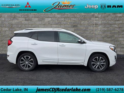 Used 2020 GMC Terrain Denali w/ Denali Premium Package AWD/4WD image 6