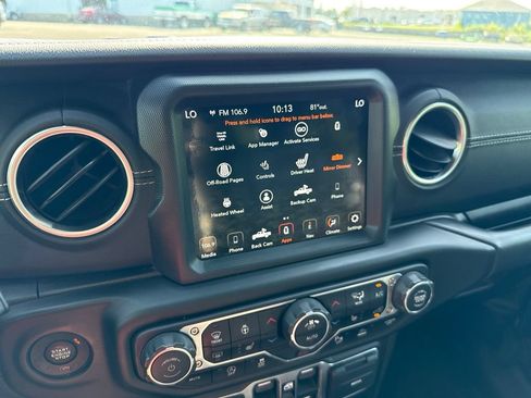Used 2020 Jeep Gladiator Overland AWD/4WD image 29