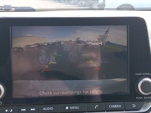 Used 2025 Nissan Rogue SV image 25