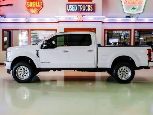Used 2017 Ford F250 Platinum w/ Platinum Ultimate Package image 12
