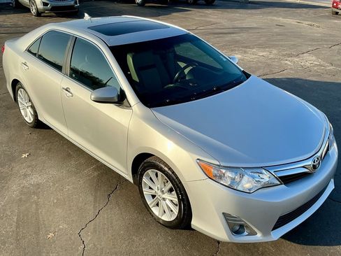 Used 2012 Toyota Camry XLE image 4