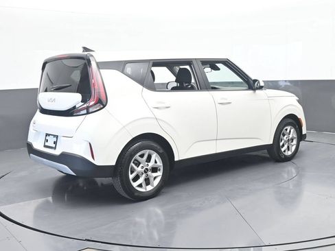 Used 2024 Kia Soul LX w/ Option Group 015 FWD image 6